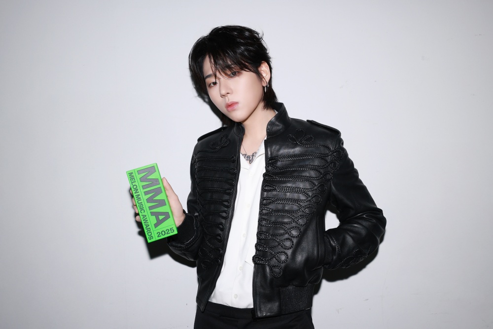 2025 멜론뮤직어워드 속 지코 재킷은 어디꺼? 28-Image